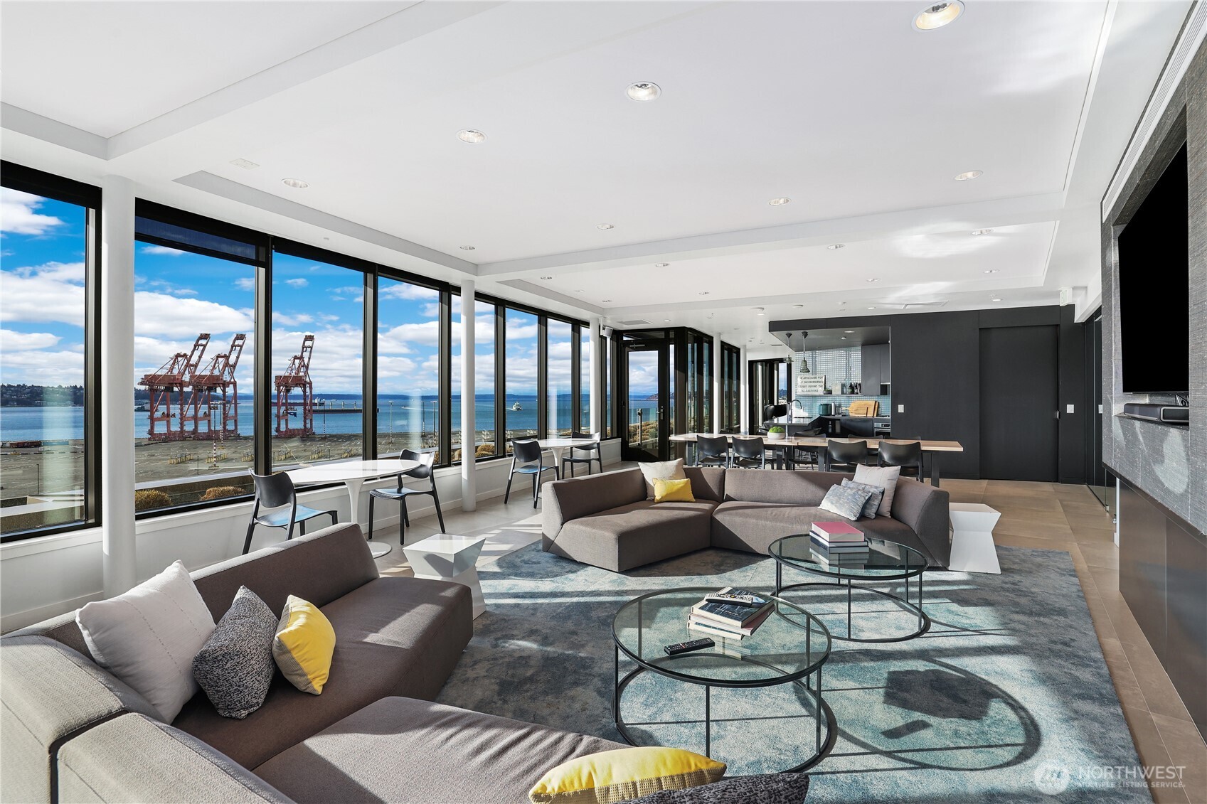 590 1st Avenue S #1005, Seattle, WA 98104