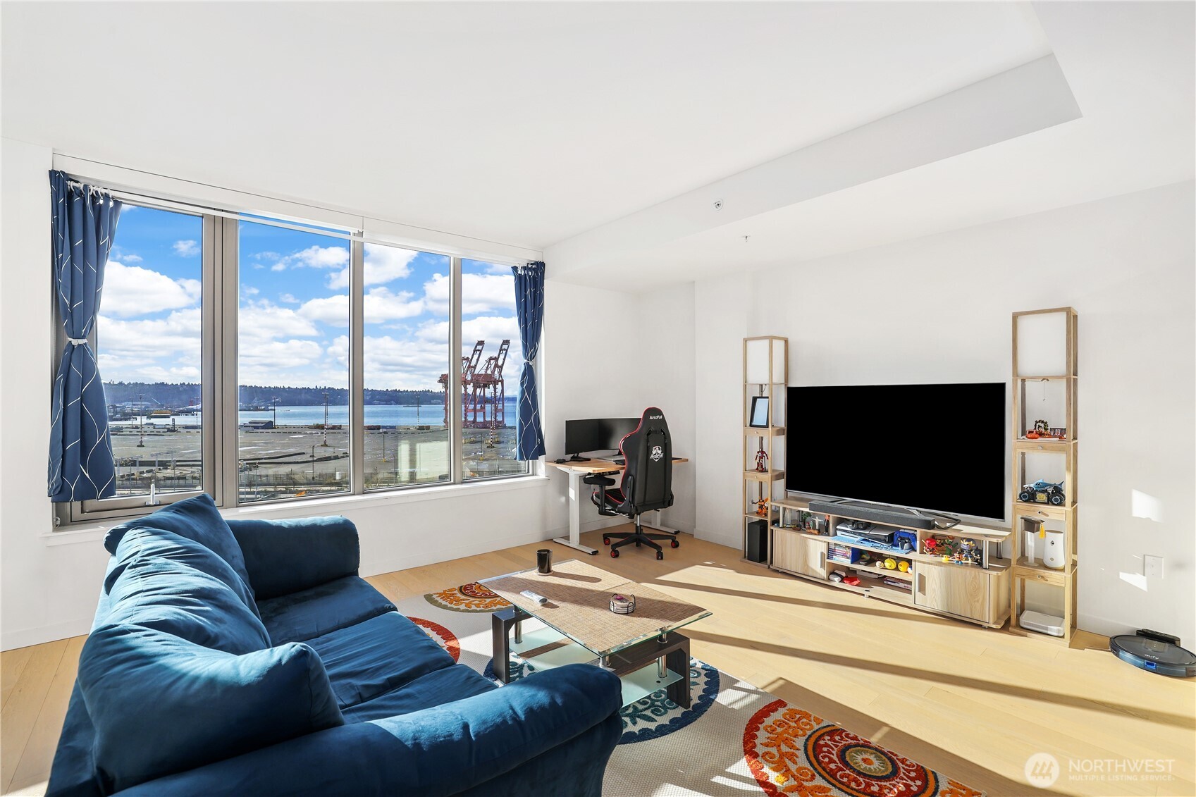 590 1st Avenue S #1005, Seattle, WA 98104