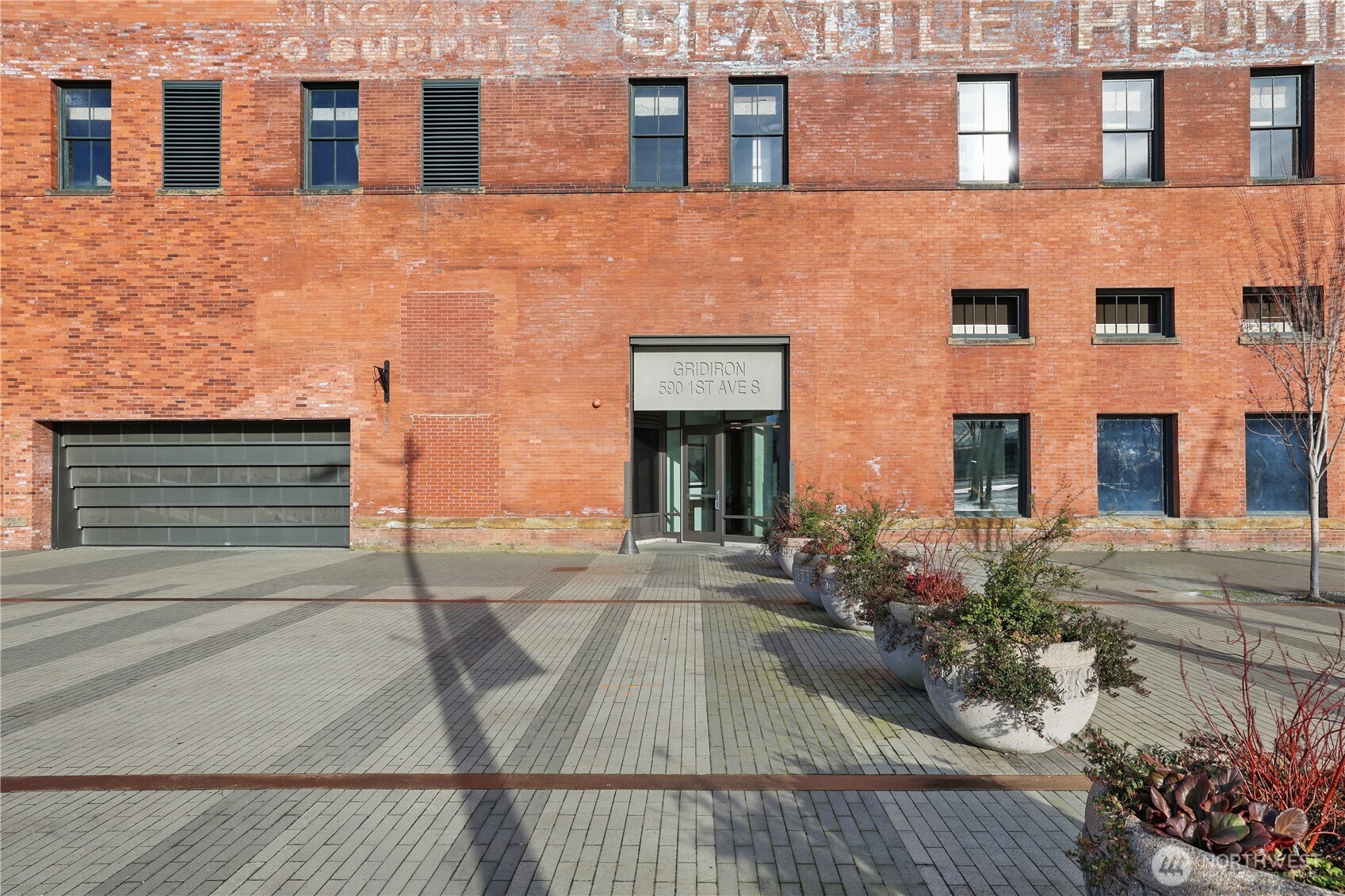 590 1st Avenue S #1005, Seattle, WA 98104