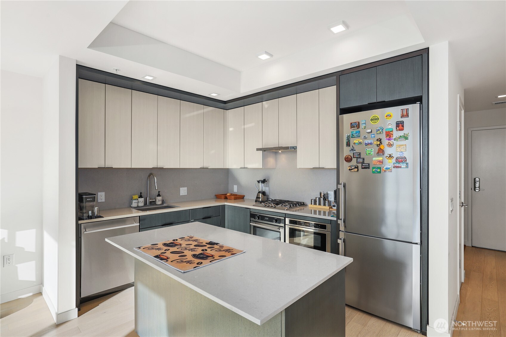 590 1st Avenue S #1005, Seattle, WA 98104