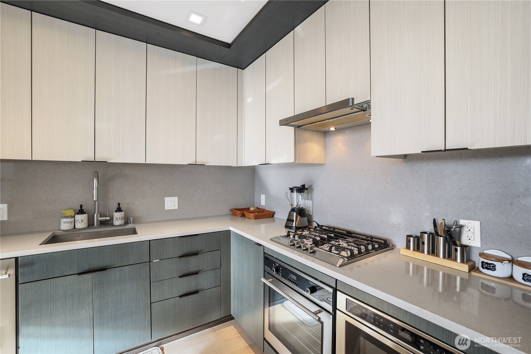 590 1st Avenue S #1005, Seattle, WA 98104