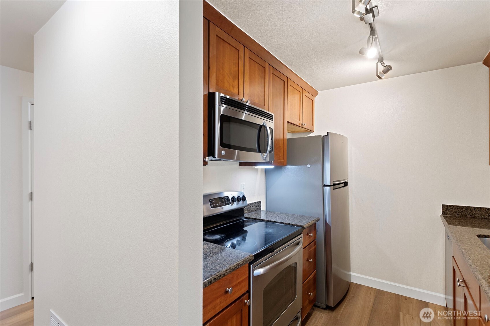 14200 SE 6th Street #57, Bellevue, WA 98007-6762