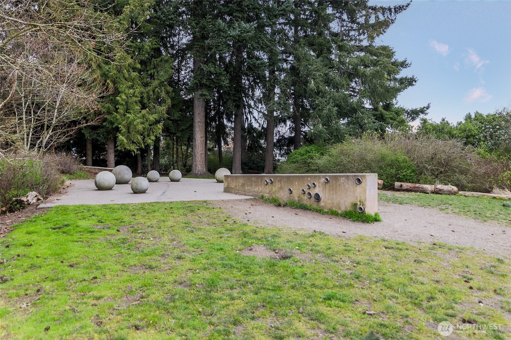 135 N 46th Street #101, Seattle, WA 98103-6359