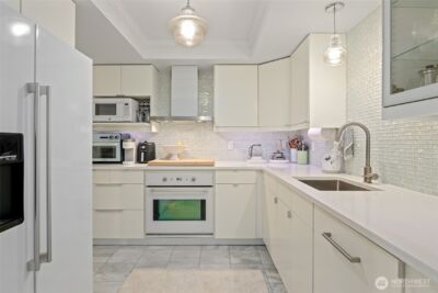 135 N 46th Street #101, Seattle, WA 98103-6359 - Photo 4