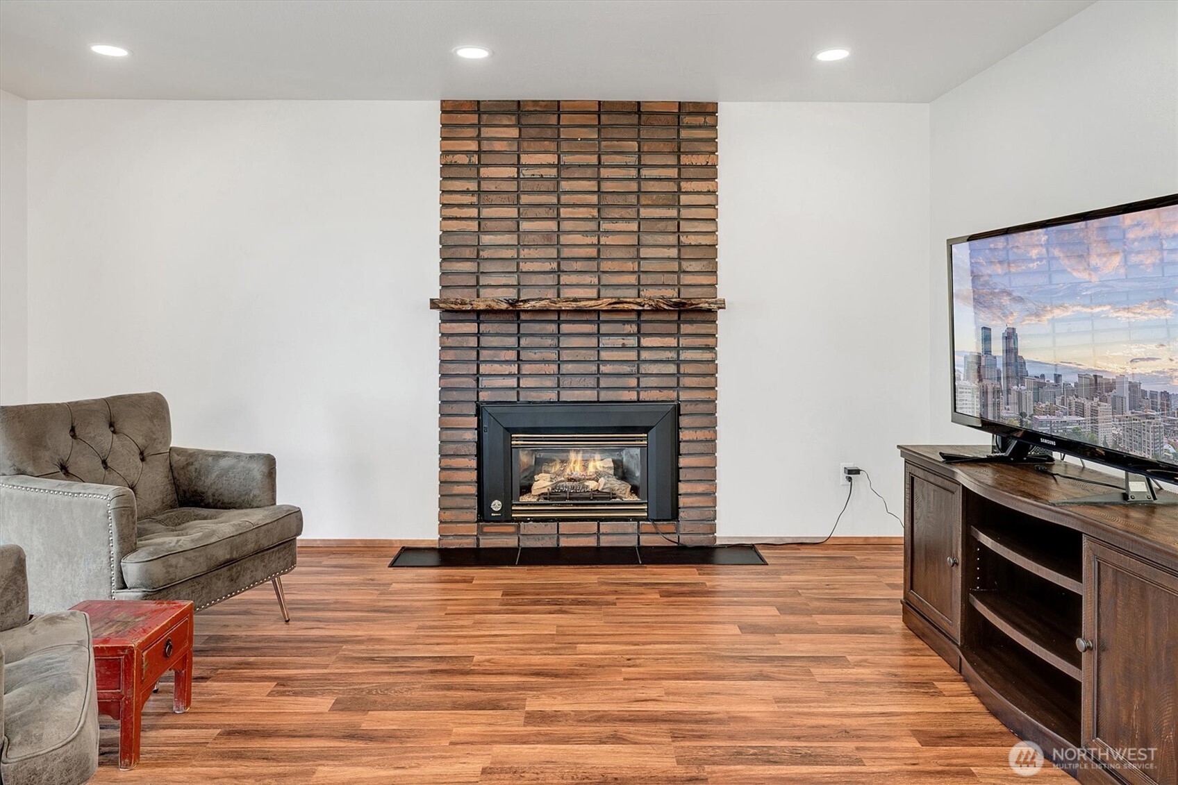 921 Pershing Ave #101, Bremerton, WA 98312