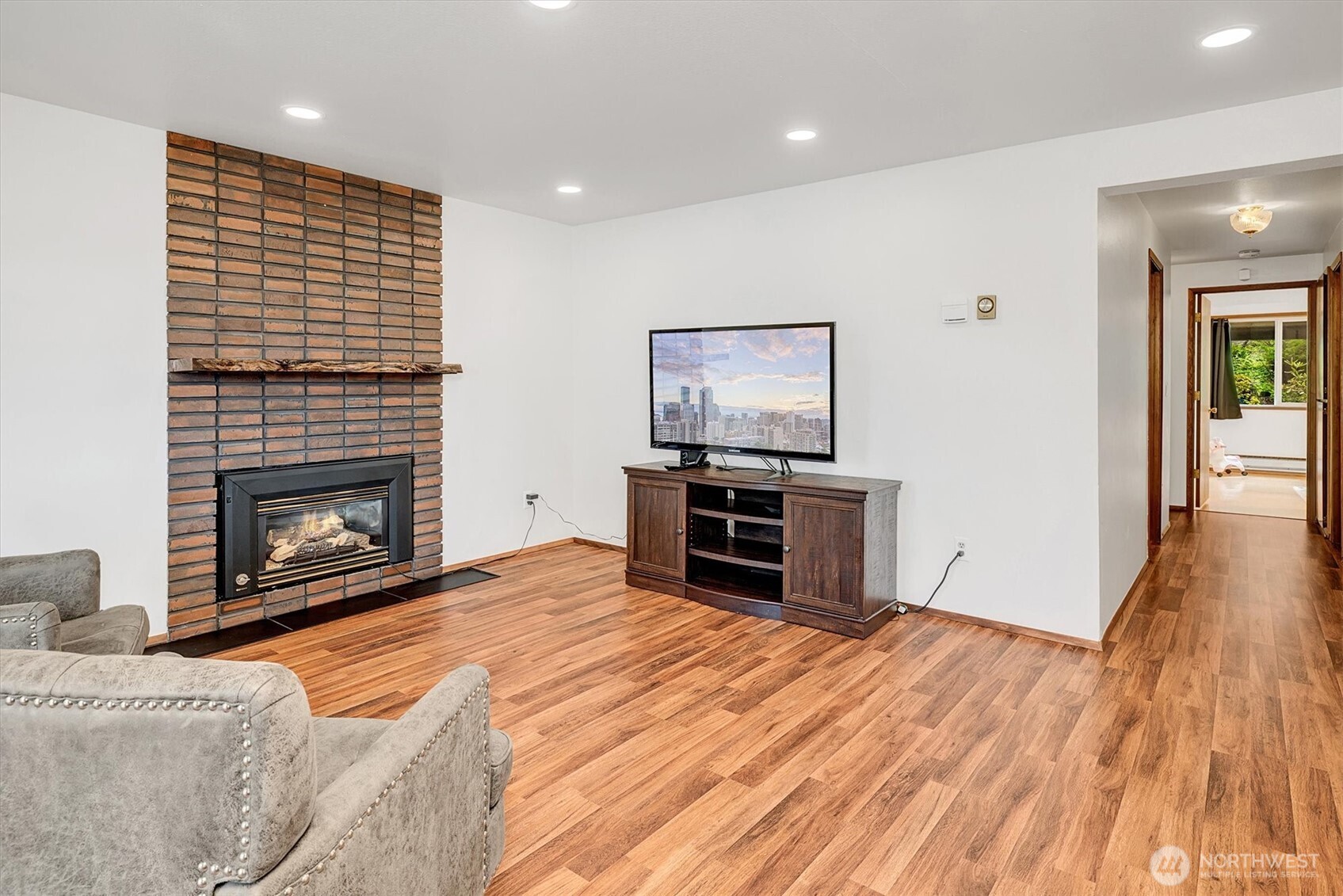 921 Pershing Ave #101, Bremerton, WA 98312