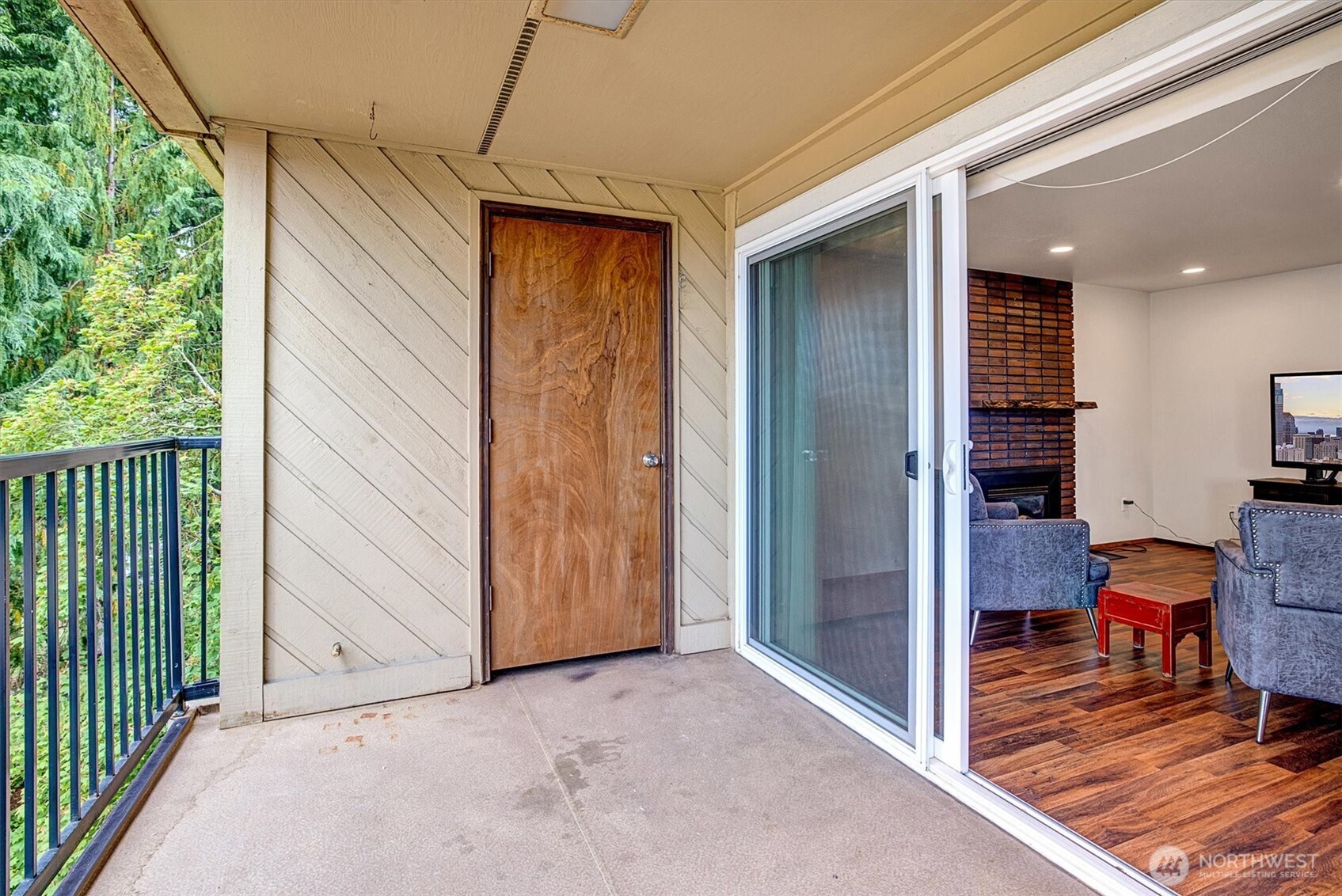 921 Pershing Ave #101, Bremerton, WA 98312