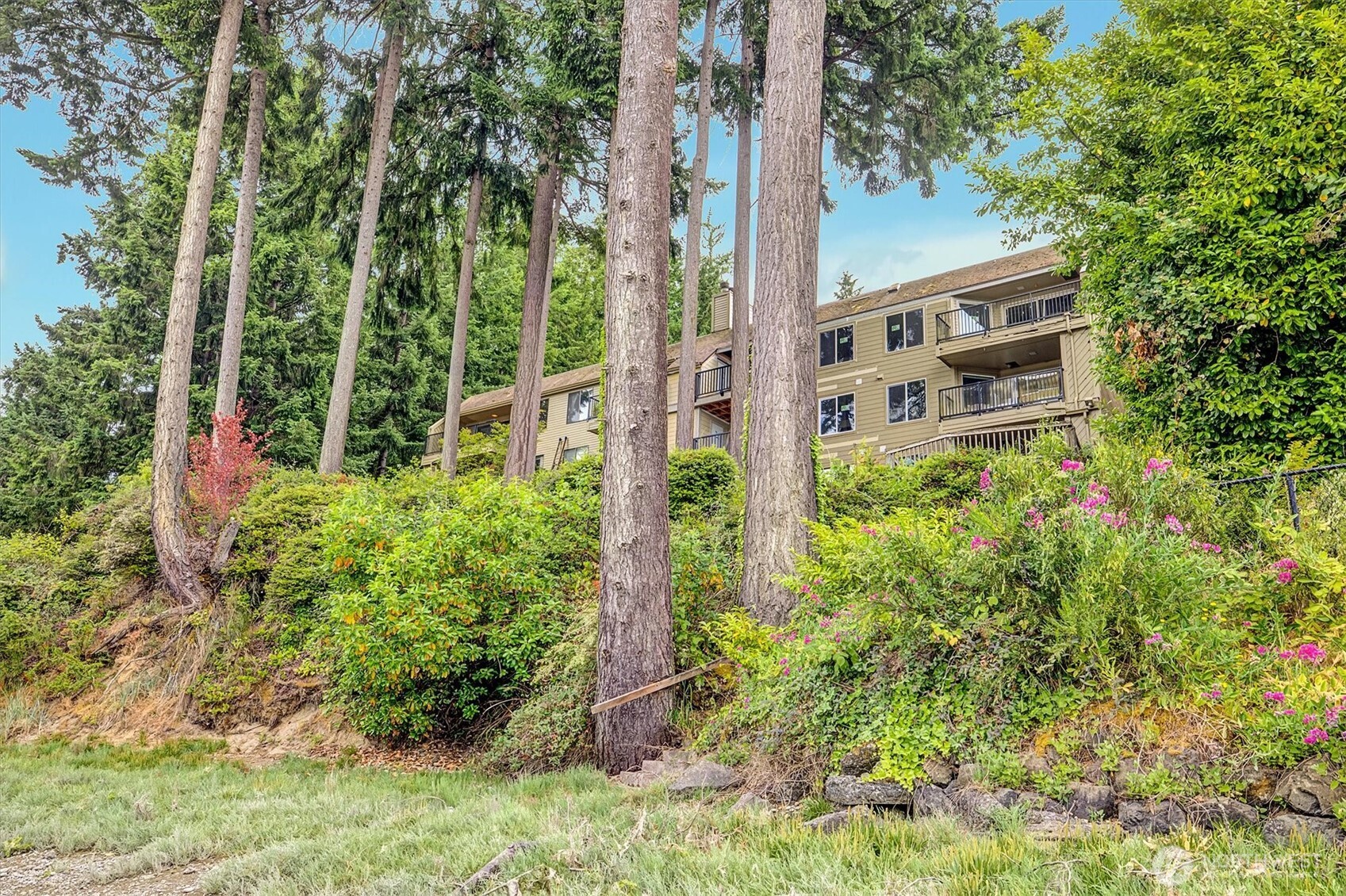 921 Pershing Ave #101, Bremerton, WA 98312