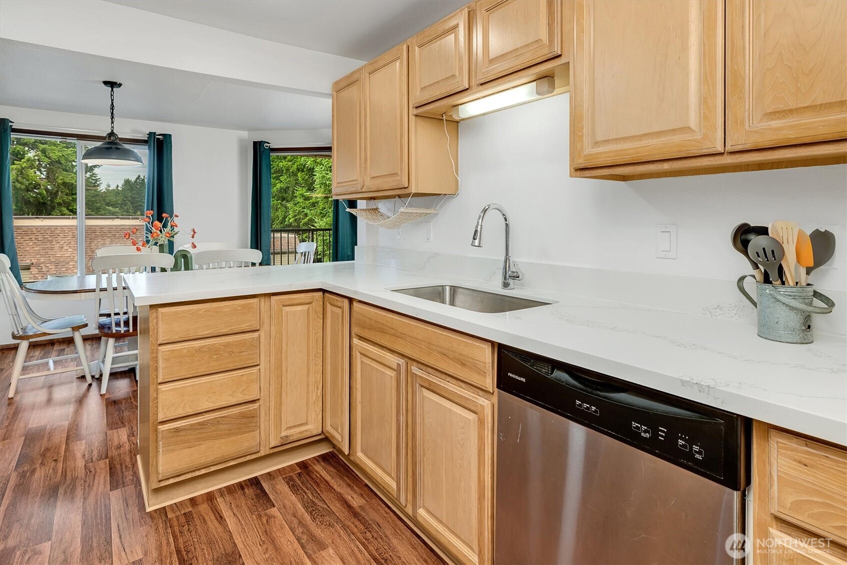 921 Pershing Ave #101, Bremerton, WA 98312