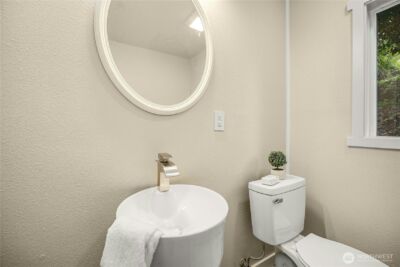 9919 Arrowsmith Avenue S, Seattle, WA 98118 - Photo 18