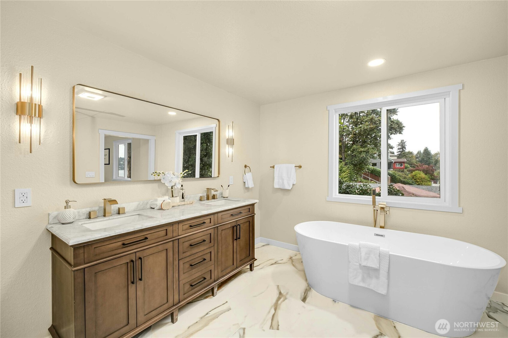 9919 Arrowsmith Avenue S, Seattle, WA 98118