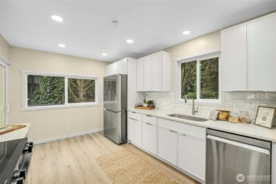 9919 Arrowsmith Avenue S, Seattle, WA 98118 - Photo 10