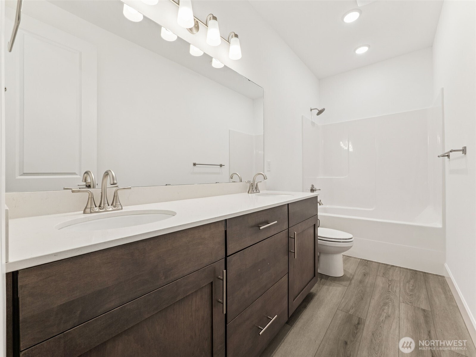 10637 Treasure Drive NW #121, Silverdale, WA 98383