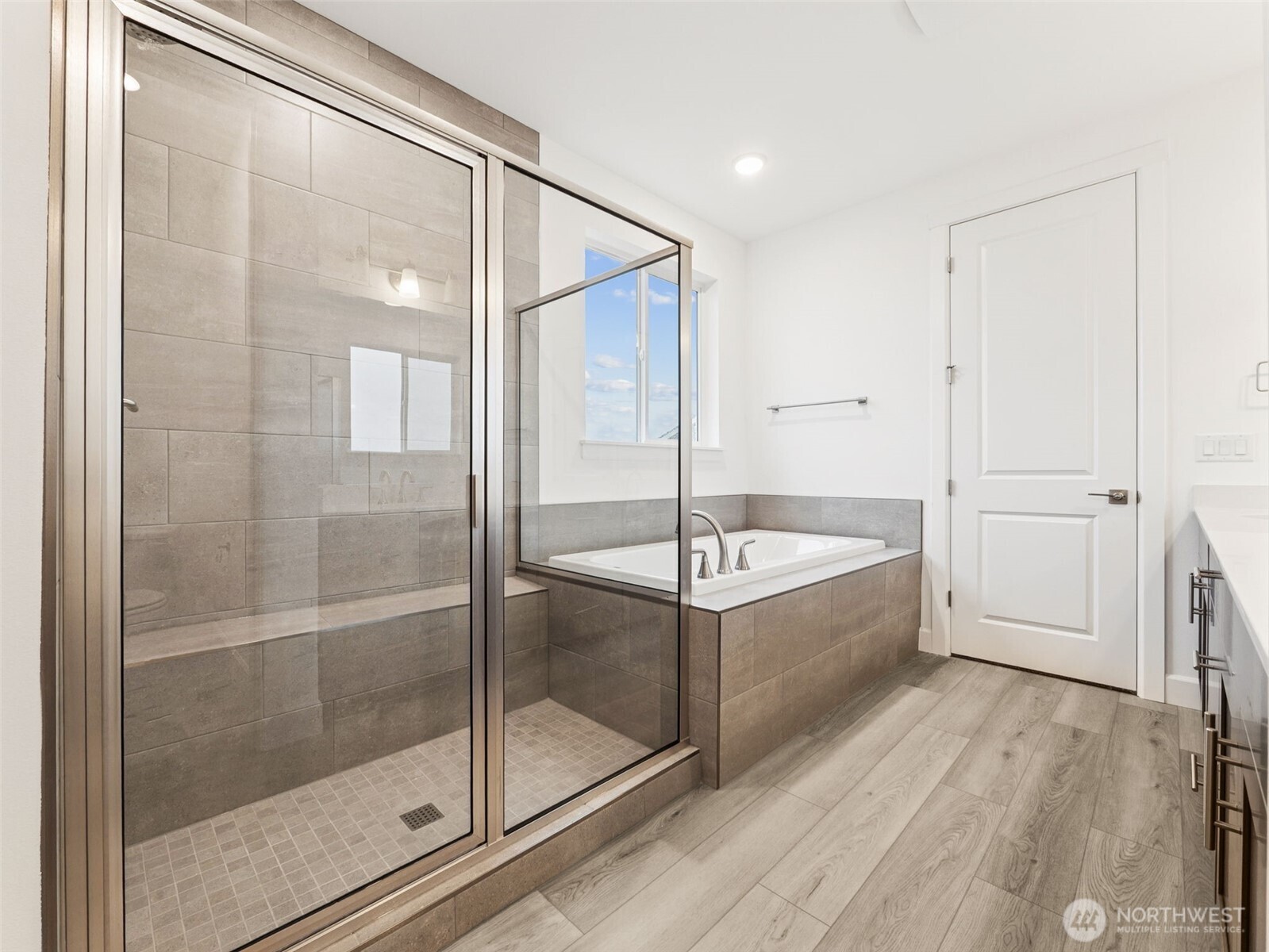 10637 Treasure Drive NW #121, Silverdale, WA 98383