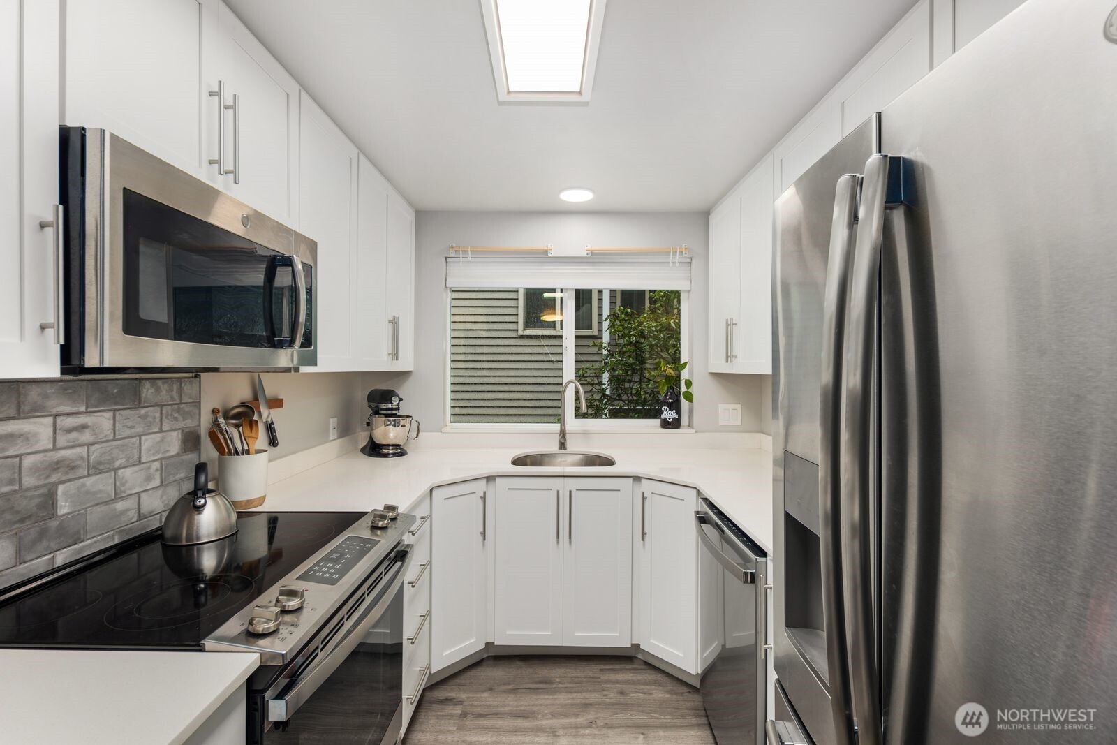 1729 18th Avenue #201, Seattle, WA 98122