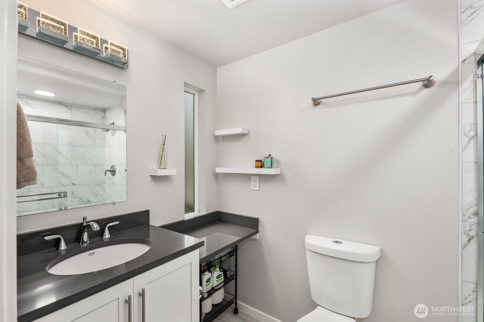 1729 18th Avenue #201, Seattle, WA 98122