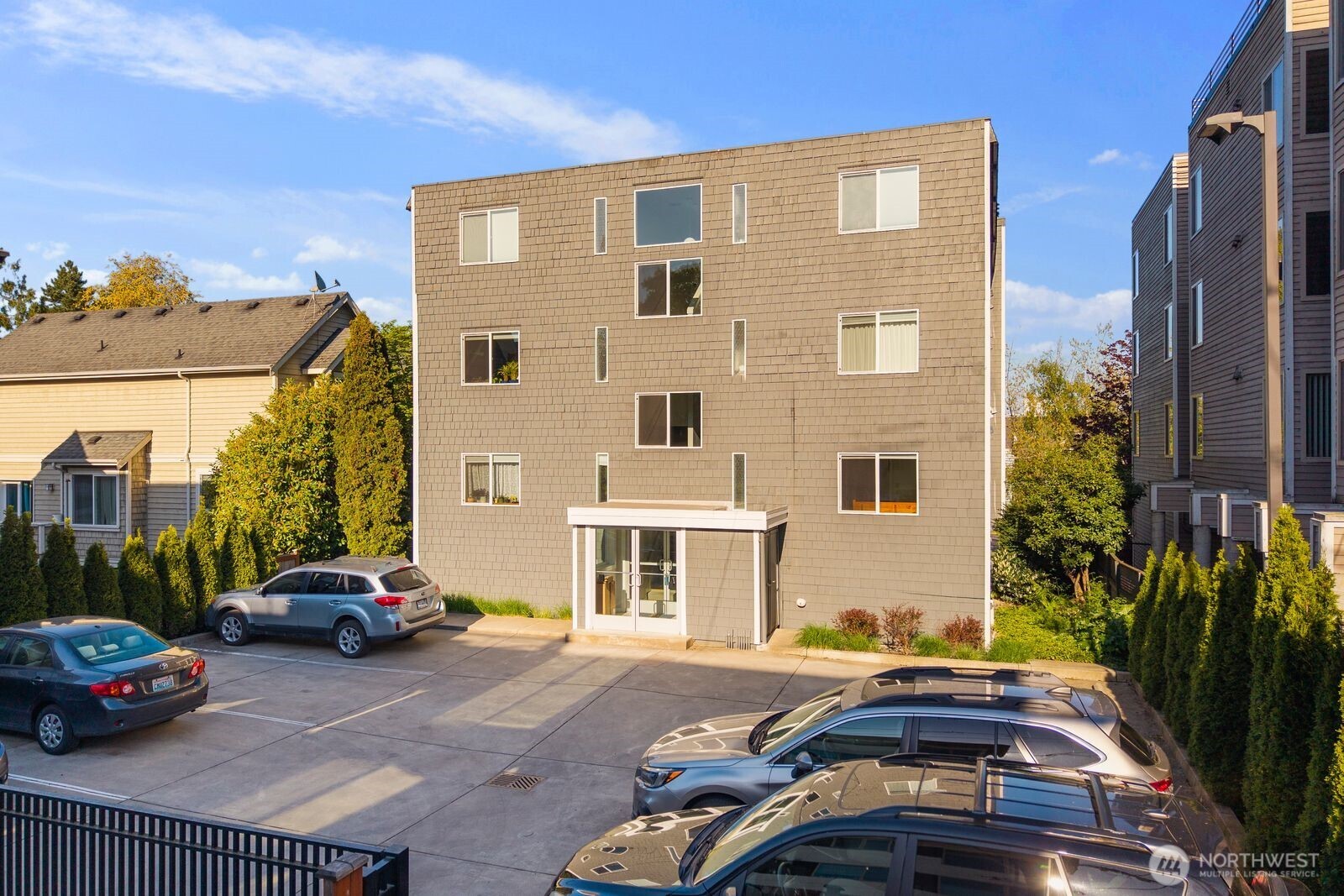 1729 18th Avenue #201, Seattle, WA 98122