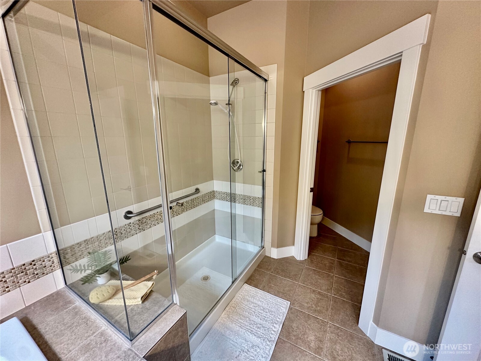 3875 Cameron Drive NE, Lacey, WA 98516