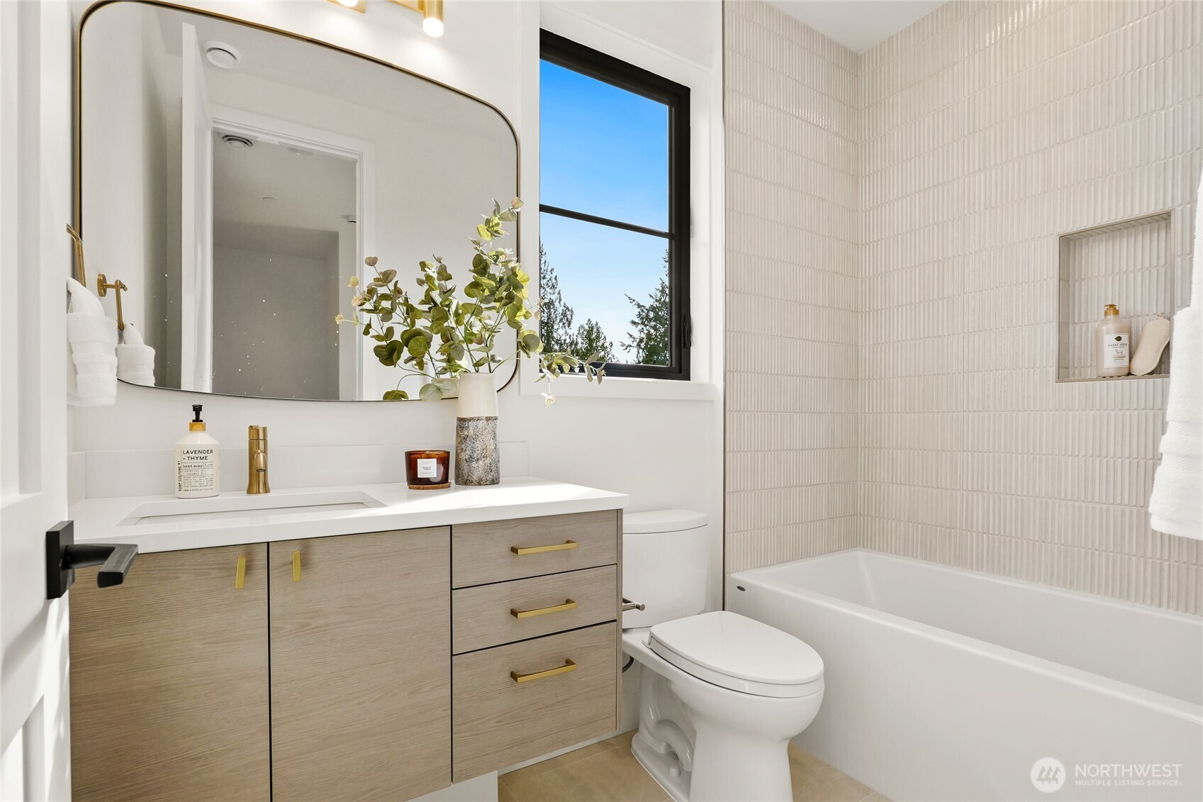 11426 108th Avenue NE, Kirkland, WA 98033