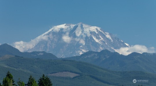 685 Barquist Lane N, Enumclaw, WA 98022