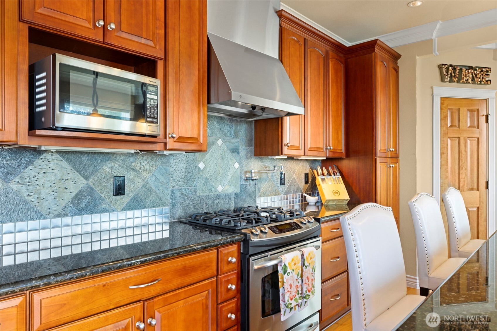 816 Walnut Street , Edmonds, WA 98020