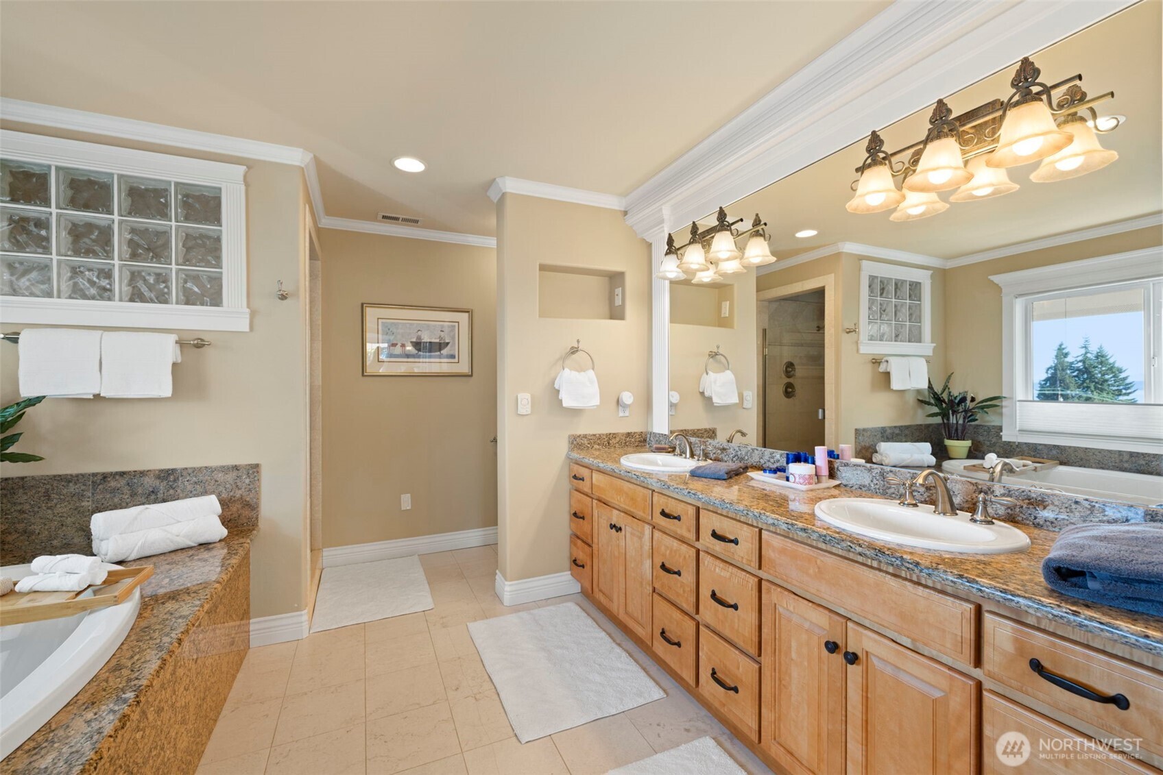 816 Walnut Street , Edmonds, WA 98020