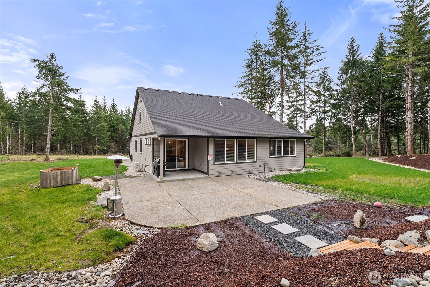 812 Tiedeman Road NW, Lakebay, WA 98349