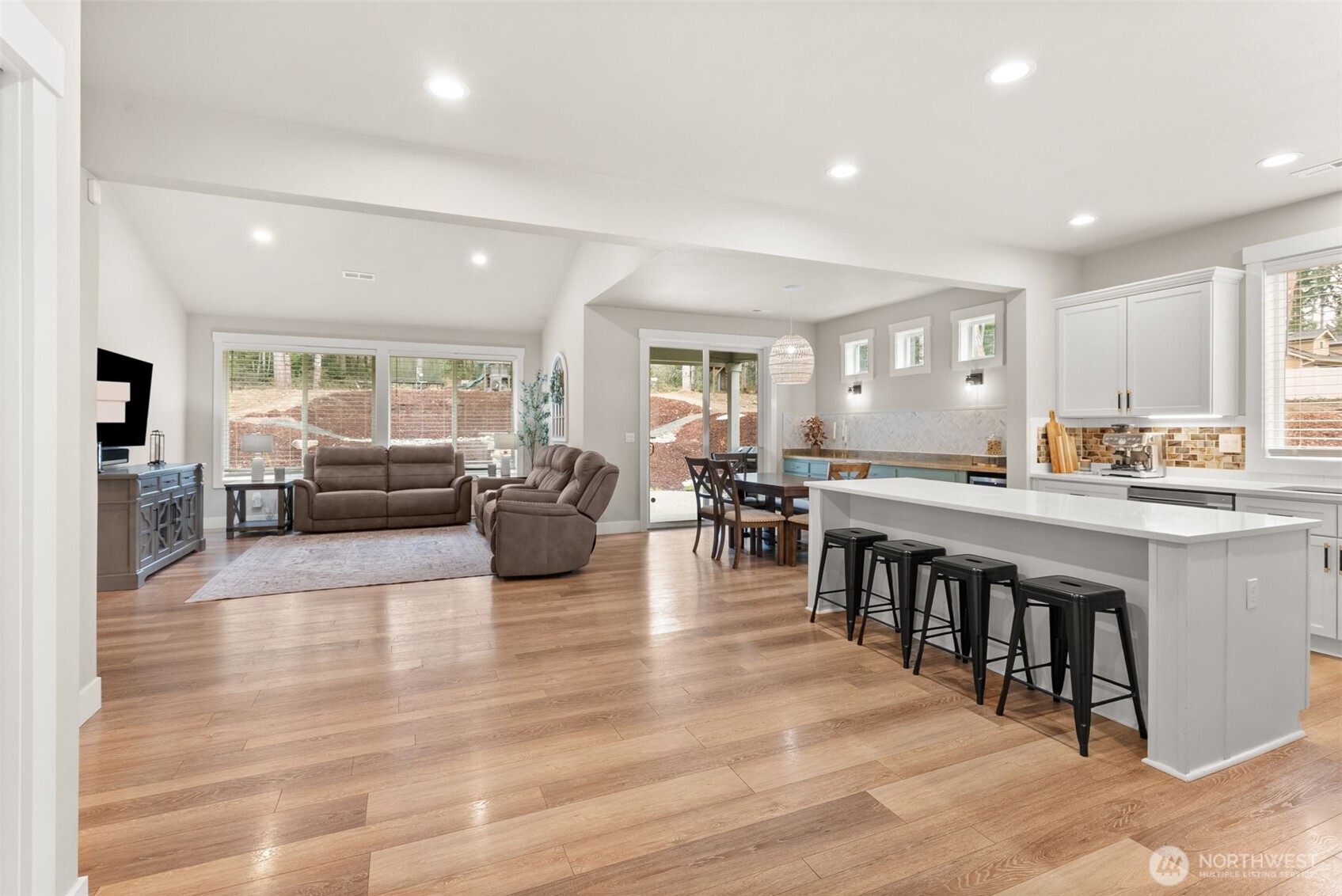 812 Tiedeman Road NW, Lakebay, WA 98349