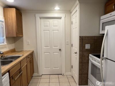 811 & 813 E Fairhaven Avenue , Burlington, WA 98233 - Photo 11