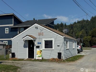 811 & 813 E Fairhaven Avenue , Burlington, WA 98233 - Photo 4