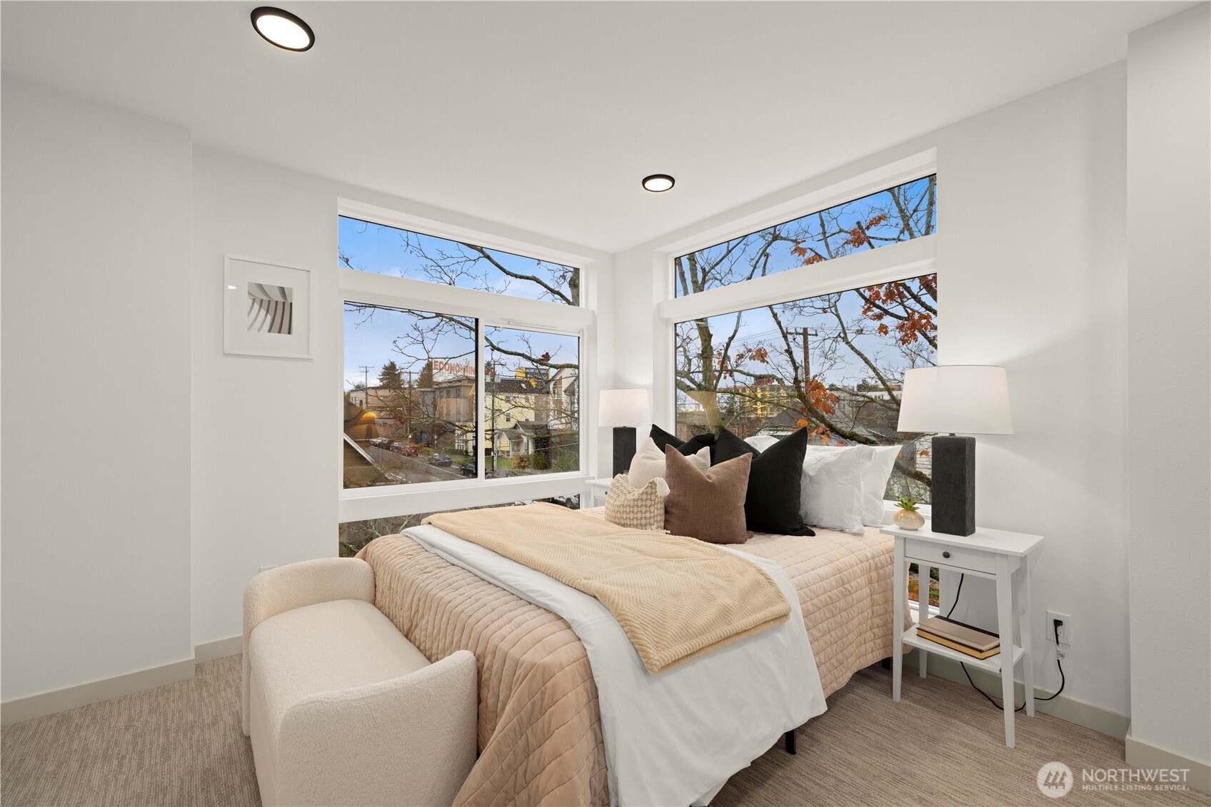 7011 9th Avenue NE, Seattle, WA 98115