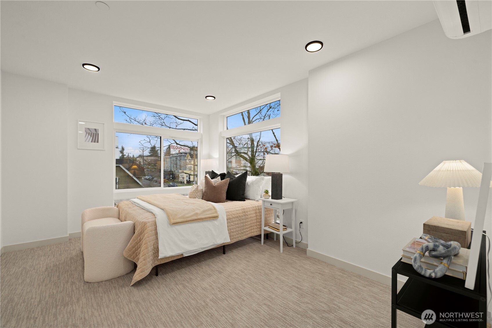 7011 9th Avenue NE, Seattle, WA 98115