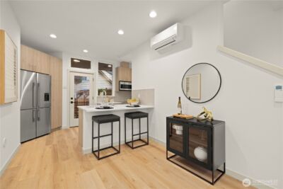 7011 9th Avenue NE, Seattle, WA 98115 - Photo 8