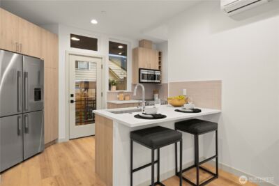 7011 9th Avenue NE, Seattle, WA 98115 - Photo 9