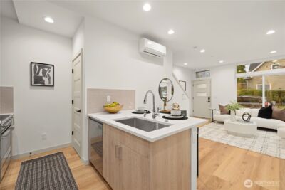 7011 9th Avenue NE, Seattle, WA 98115 - Photo 12