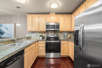 11306 124th Avenue NE #302, Kirkland, WA 98177 - Photo 5