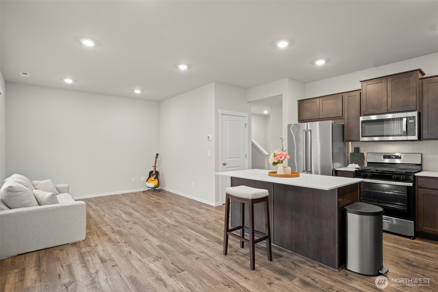 731 NE Cabot Lane , Bremerton, WA 98311