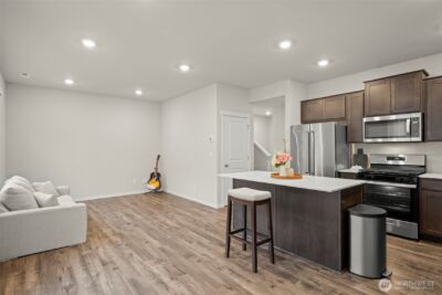 731 NE Cabot Lane , Bremerton, WA 98311 - Photo 4