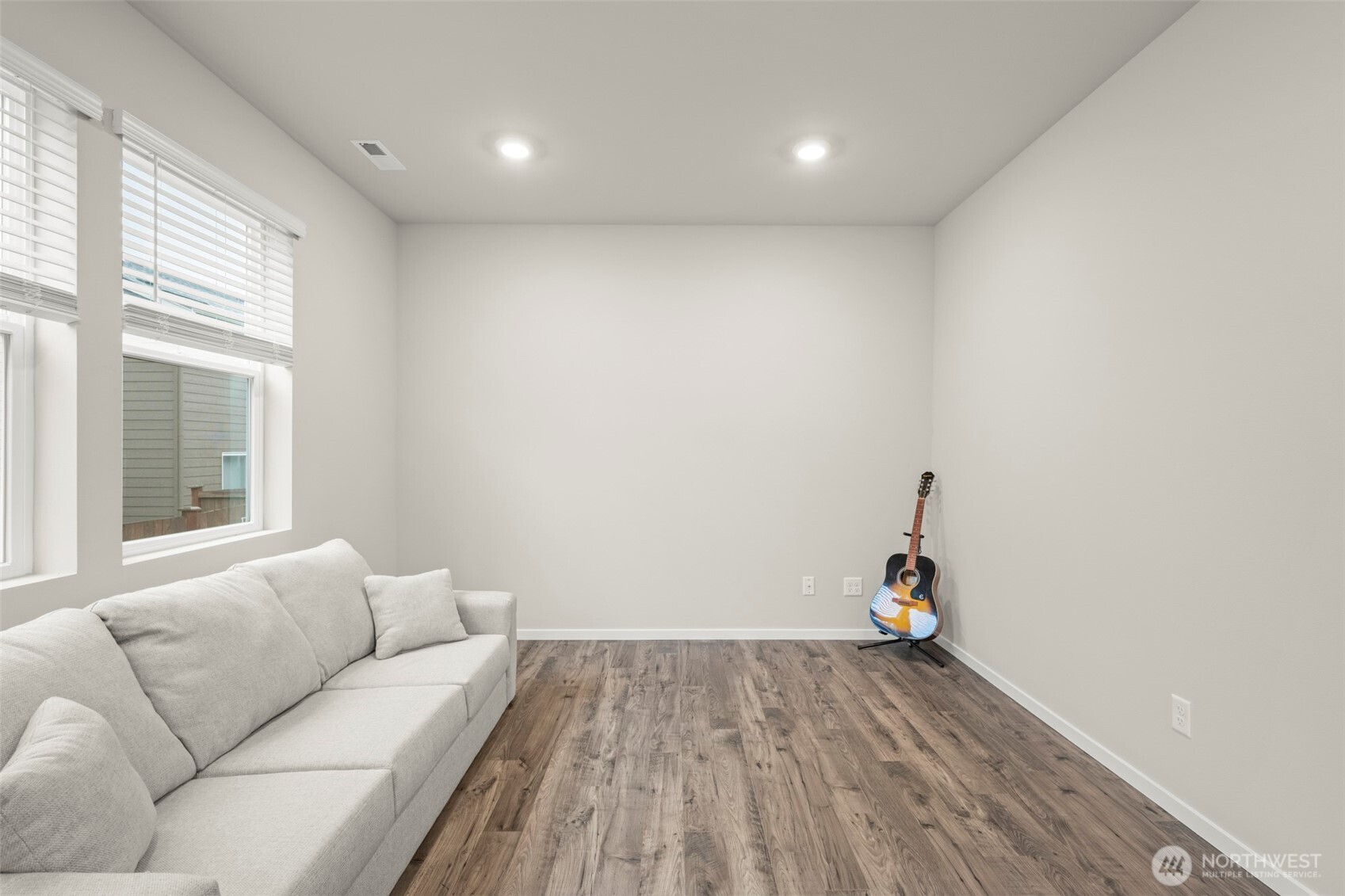 731 NE Cabot Lane , Bremerton, WA 98311