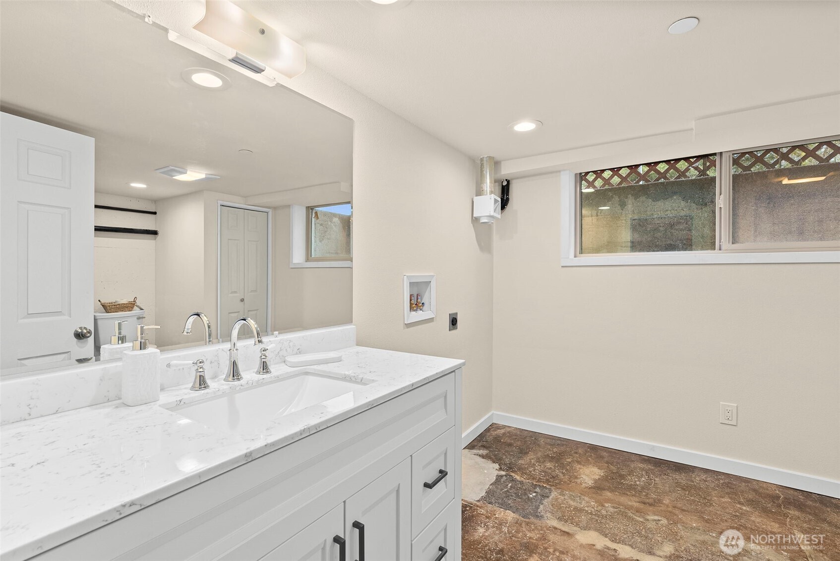 501 N Oak Street , Centralia, WA 98531