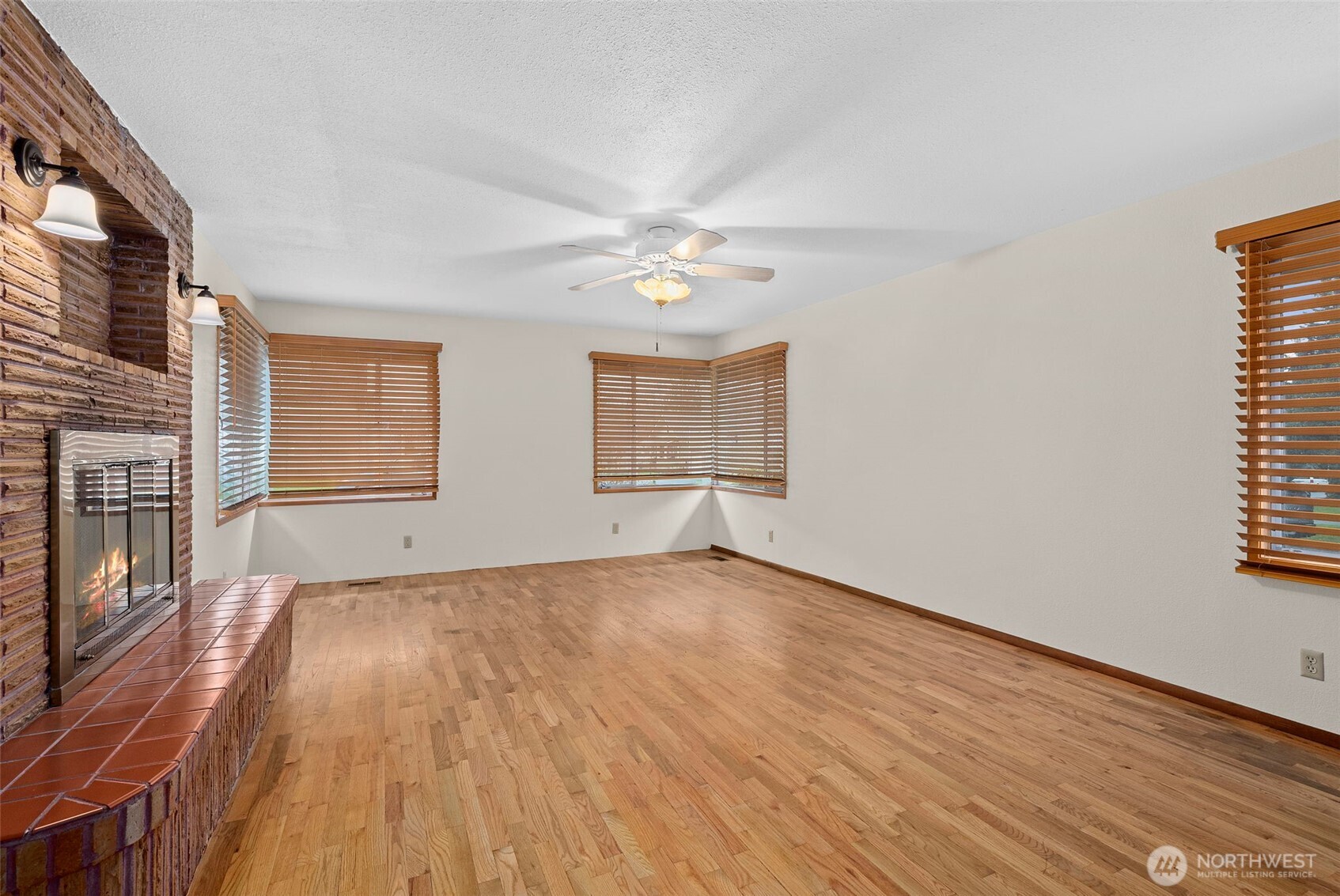 501 N Oak Street , Centralia, WA 98531