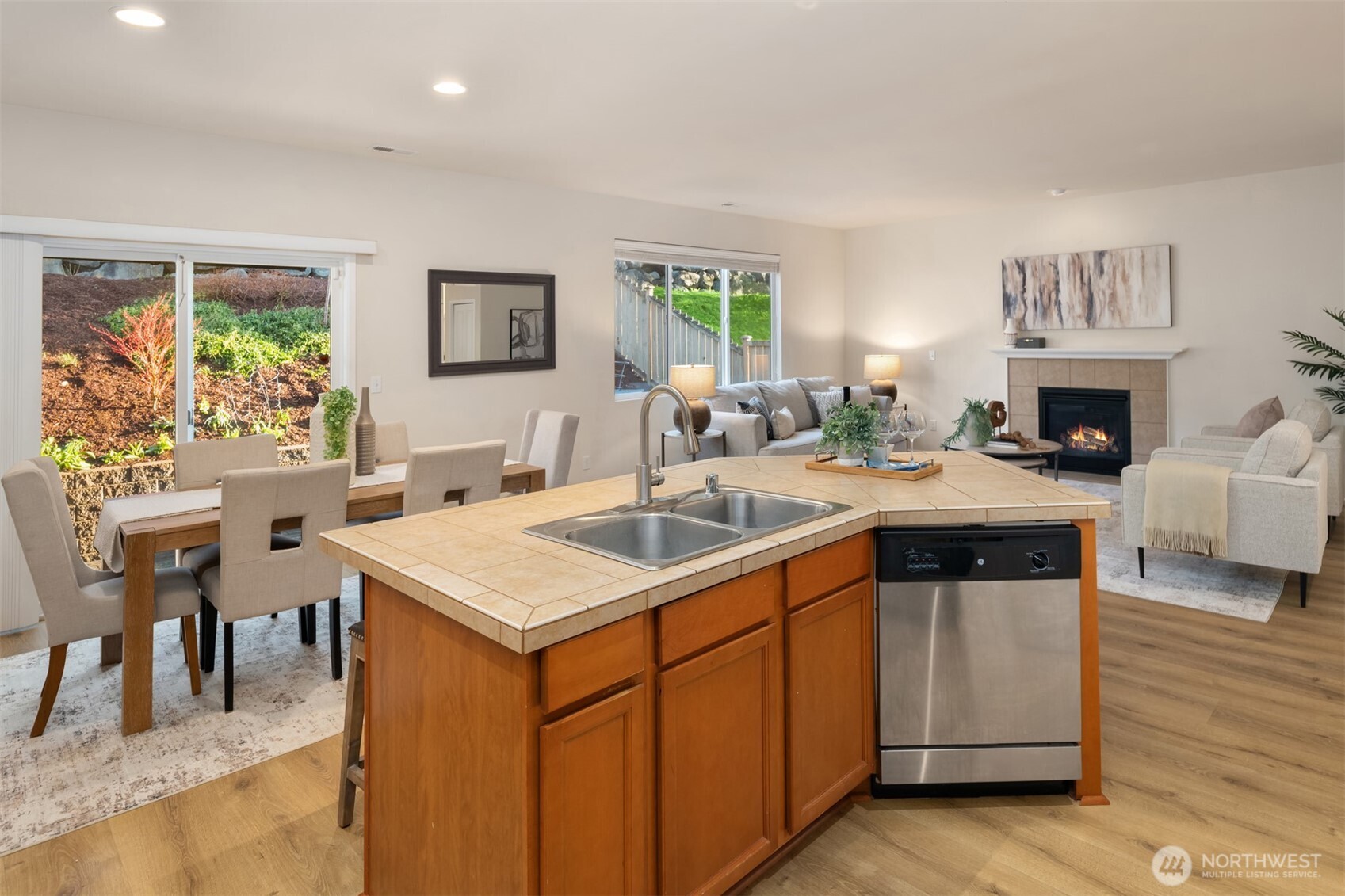 21272 SE 275th Court , Maple Valley, WA 98038