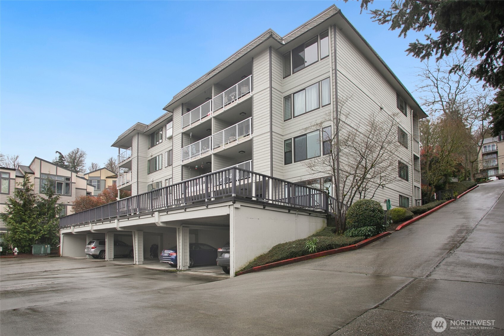2930 76th Avenue SE #A-203, Mercer Island, WA 98040