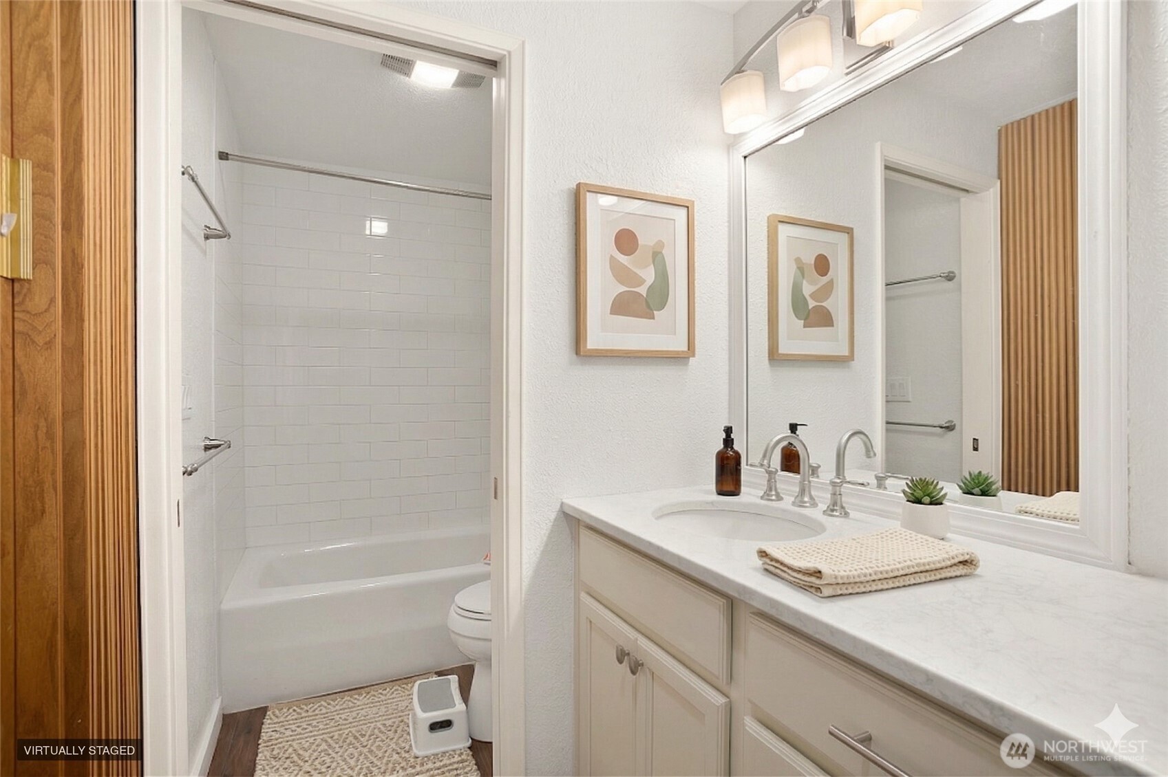 2930 76th Avenue SE #A-203, Mercer Island, WA 98040