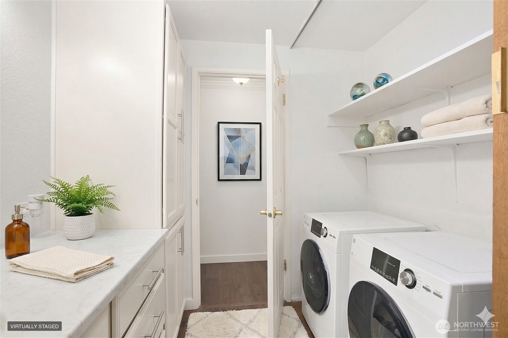 2930 76th Avenue SE #A-203, Mercer Island, WA 98040