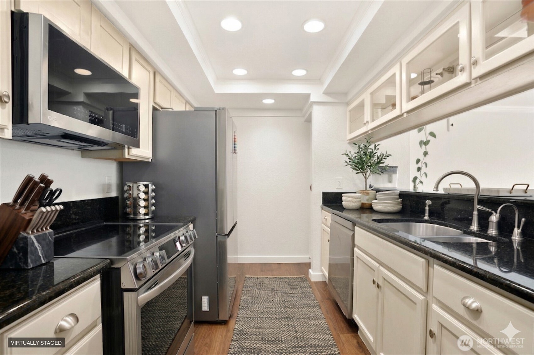 2930 76th Avenue SE #A-203, Mercer Island, WA 98040