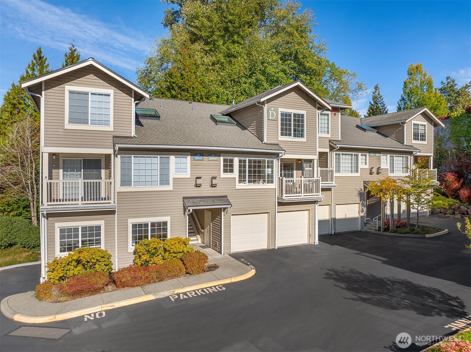 18544 NE 57th Street , Redmond, WA 98052
