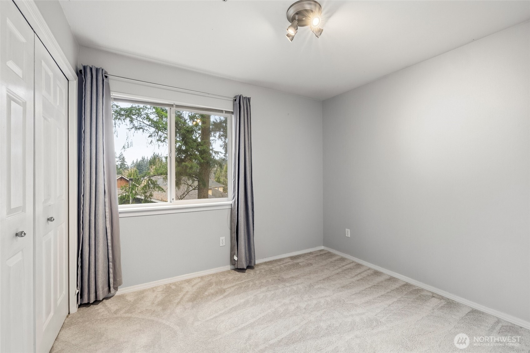 16225 Northup Way #A201, Bellevue, WA 98008