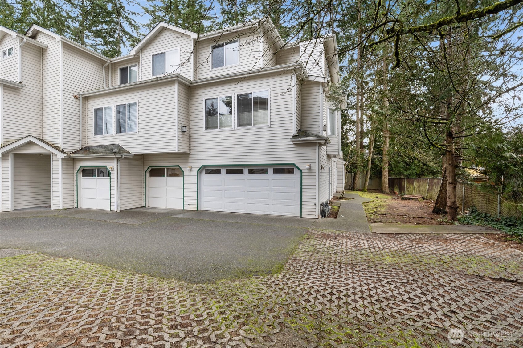 16225 Northup Way #A201, Bellevue, WA 98008