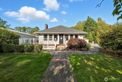 10516 E Riverside Drive , Bothell, WA 98011